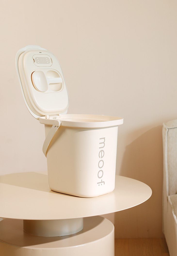 Smart Vacuum 13L Cream Pet Food Container