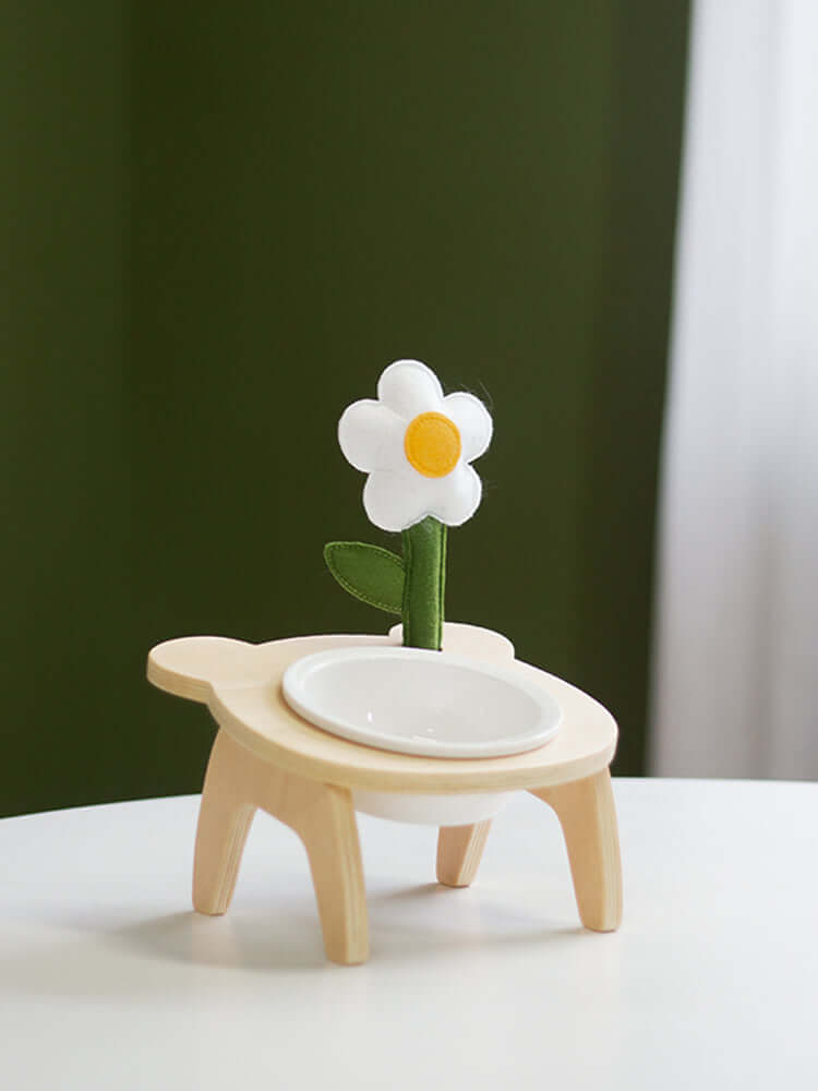 Tilted Daisy Bowl With Stand